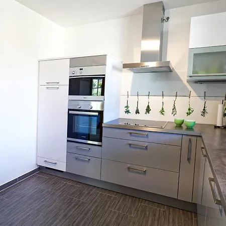 Grosszuegiges Helles Penthouse -Komplette Etage- Mit Balkon Und Stellplatz In Ruhiger Lage Kulmbach Exterior foto