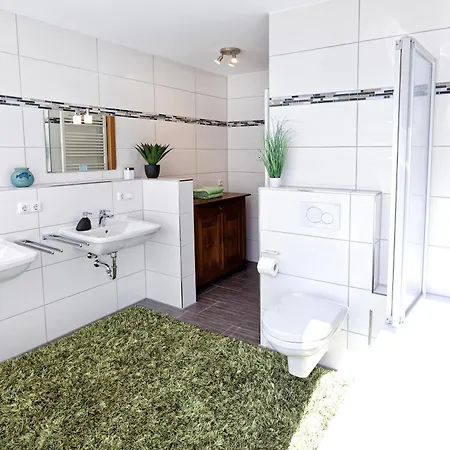 Grosszuegiges Helles Penthouse -Komplette Etage- Mit Balkon Und Stellplatz In Ruhiger Lage Kulmbach Exterior foto