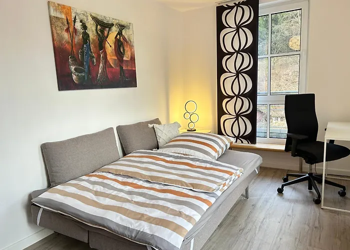 Grosszuegiges Helles Penthouse -Komplette Etage- Mit Balkon Und Stellplatz In Ruhiger Lage