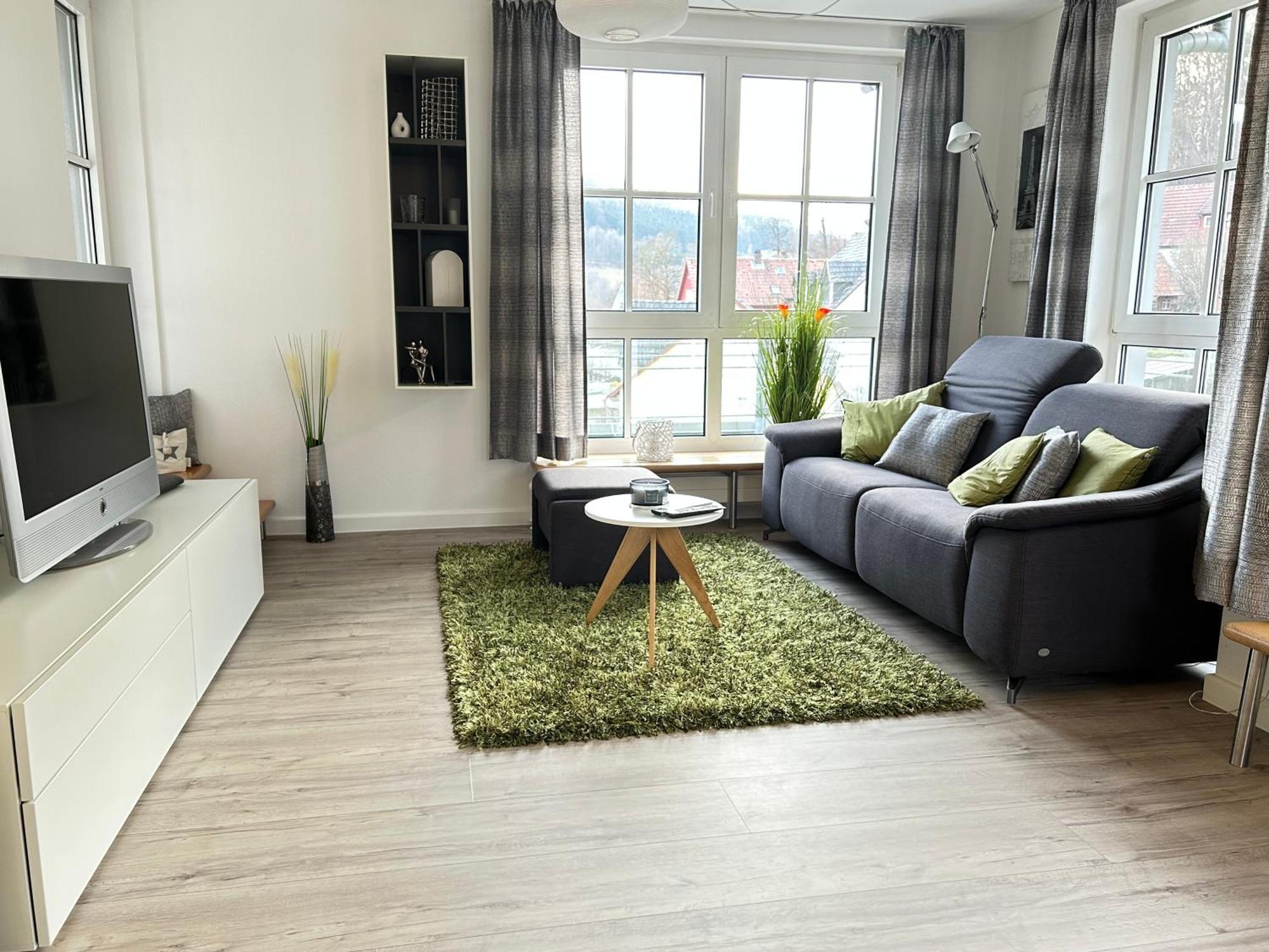 Grosszuegiges Helles Penthouse -komplette Etage- Mit Balkon Und Stellplatz In Ruhiger Lage Apartment *
