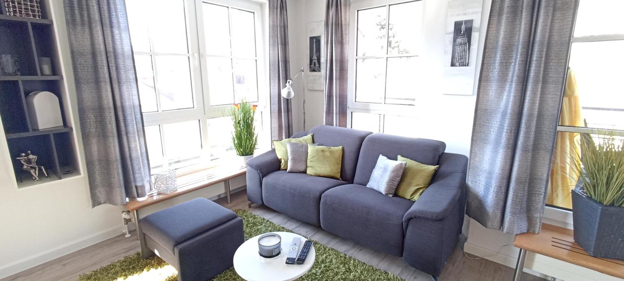 Grosszuegiges Helles Penthouse -komplette Etage- Mit Balkon Und Stellplatz In Ruhiger Lage *