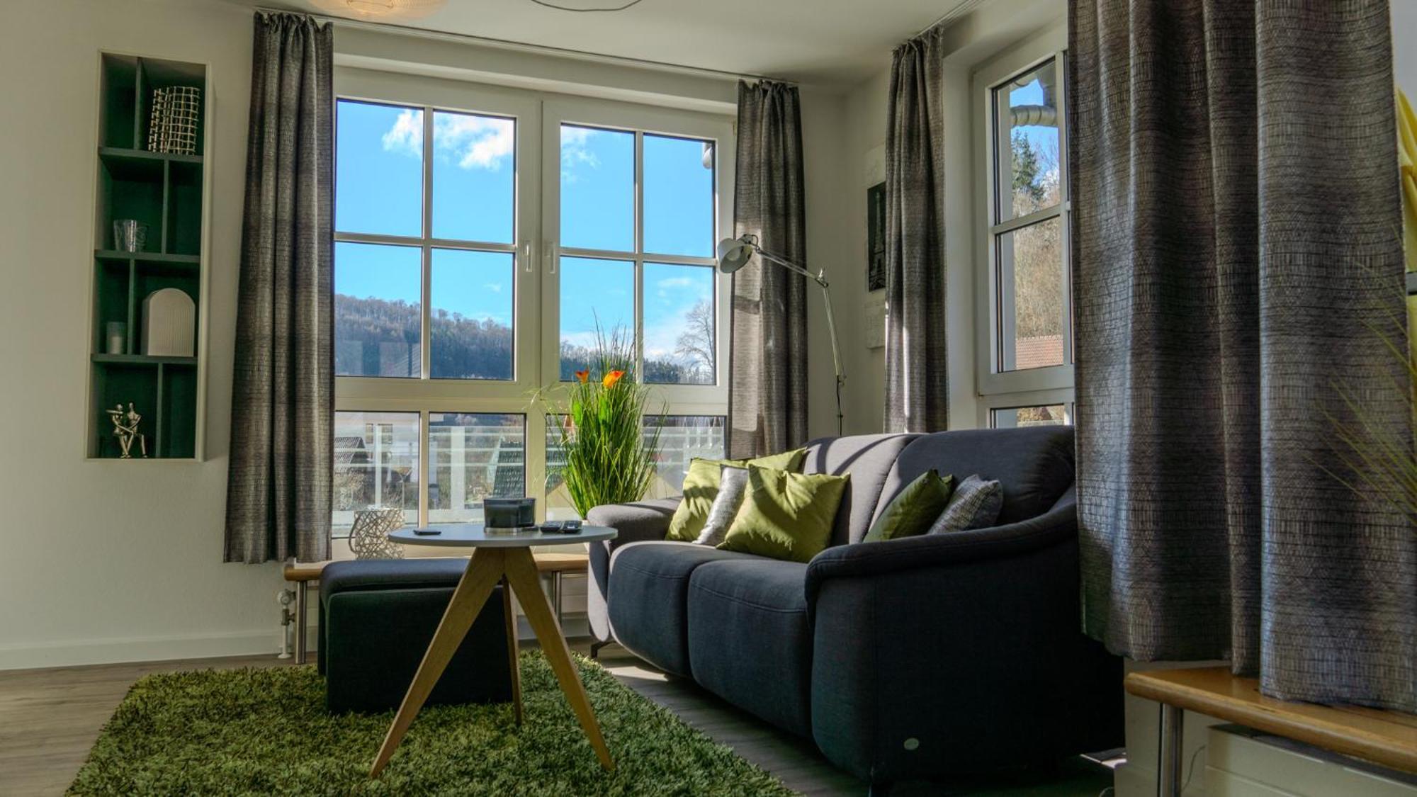 Grosszuegiges Helles Penthouse -komplette Etage- Mit Balkon Und Stellplatz In Ruhiger Lage Apartment *