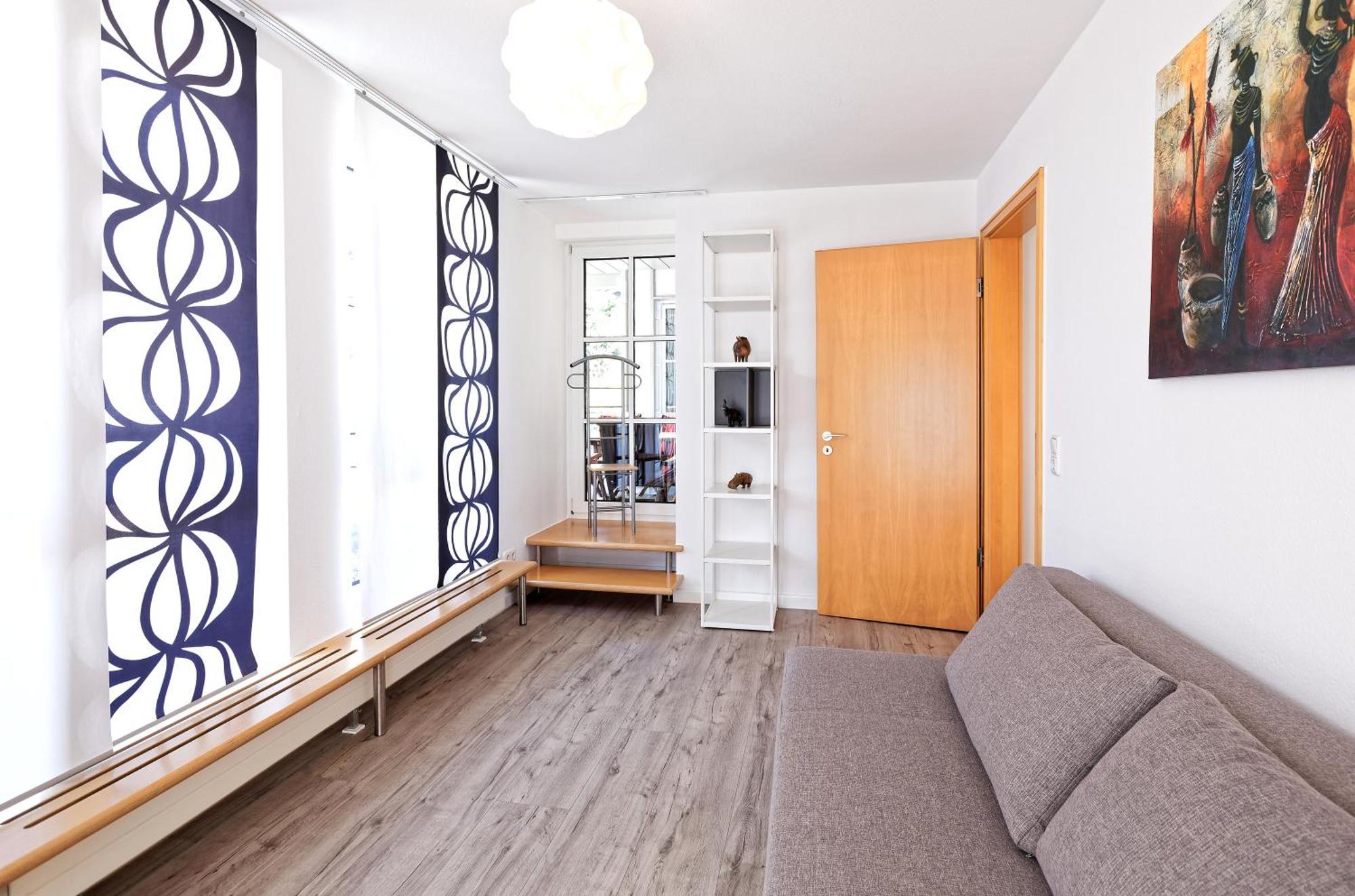 Apartment Grosszuegiges Helles Penthouse -komplette Etage- Mit Balkon Und Stellplatz In Ruhiger Lage *