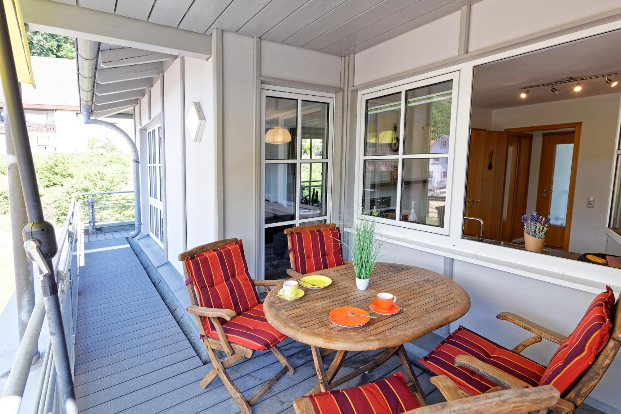 Grosszuegiges Helles Penthouse -komplette Etage- Mit Balkon Und Stellplatz In Ruhiger Lage Apartment Kulmbach