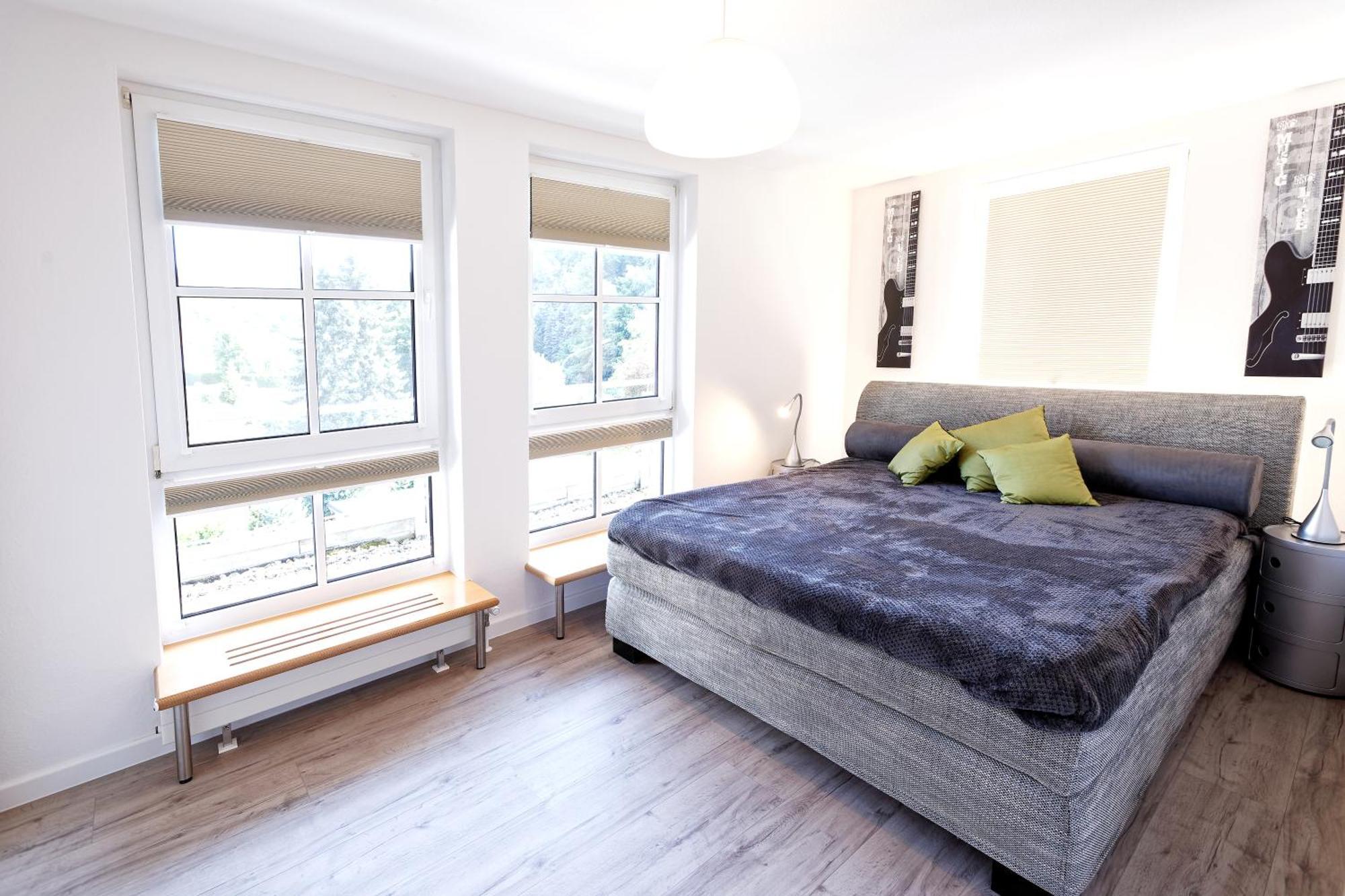 Grosszuegiges Helles Penthouse -komplette Etage- Mit Balkon Und Stellplatz In Ruhiger Lage Apartment