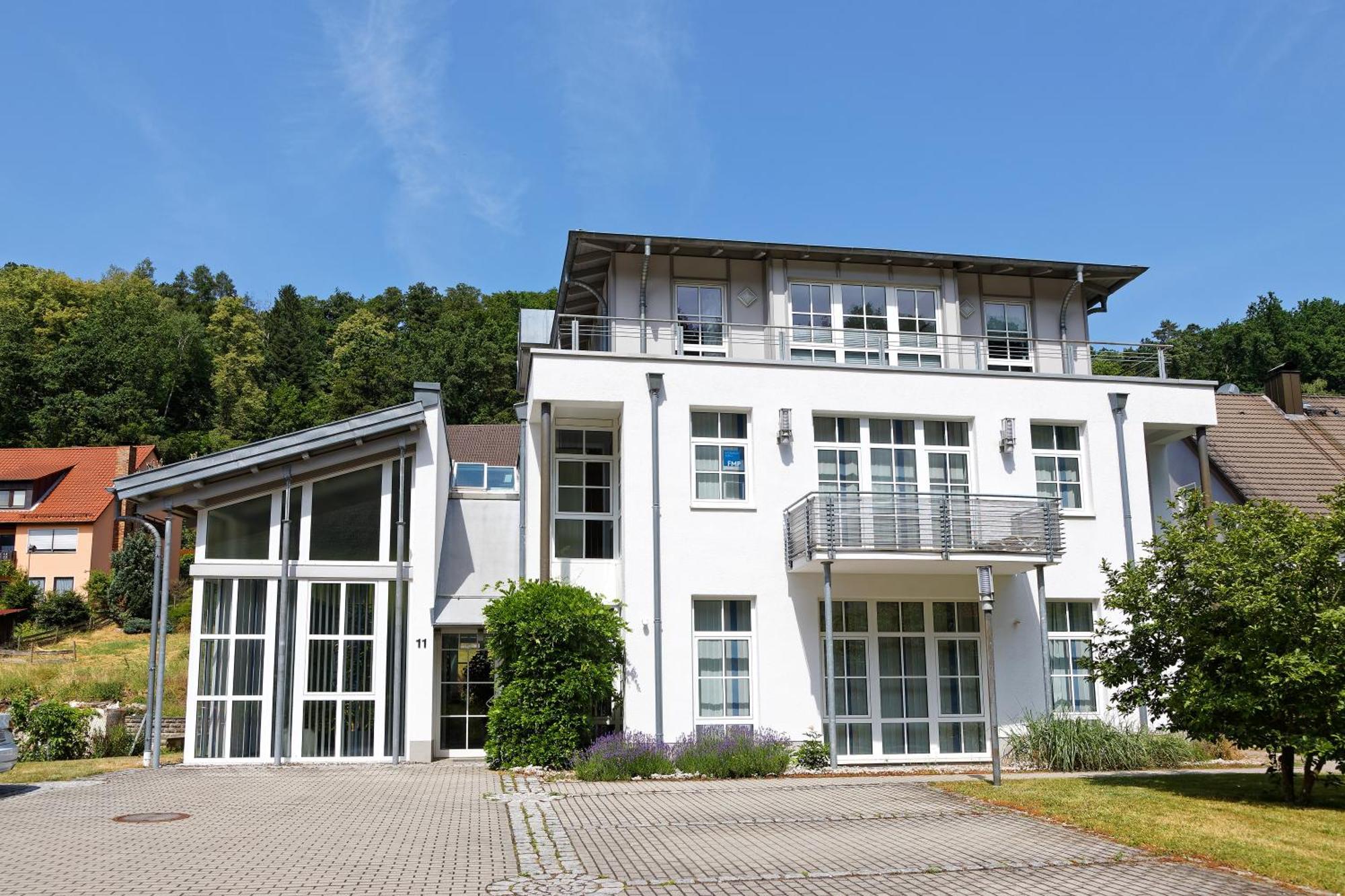Grosszuegiges Helles Penthouse -komplette Etage- Mit Balkon Und Stellplatz In Ruhiger Lage * Kulmbach